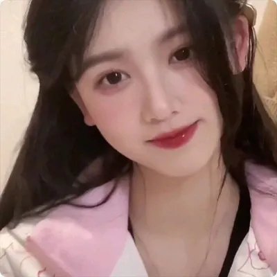 报告周先生夫人带娃回来了